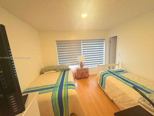 3-bedroom home for rent in Miami - 927 NW 106th Ave Cir - MondialRealty