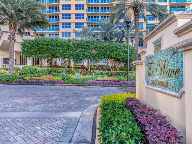 1-bedroom condo for rent in Hollywood - 2501 S Ocean Dr 439 - MondialRealty