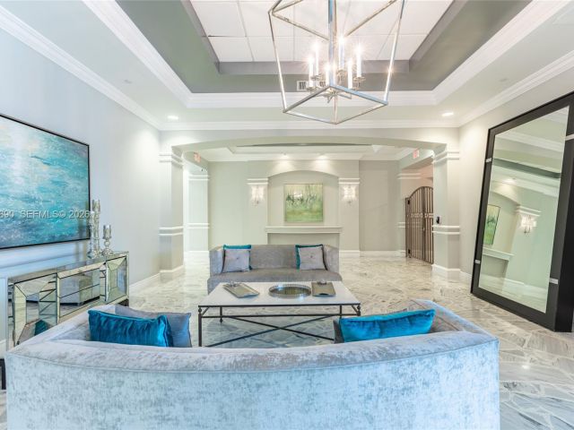 1-bedroom condo for rent in Hollywood - 2501 S Ocean Dr 439 - MondialRealty