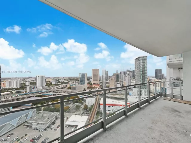 2-bedroom condo for sale in Miami - 90 SW 3rd St 3109 - MondialRealty