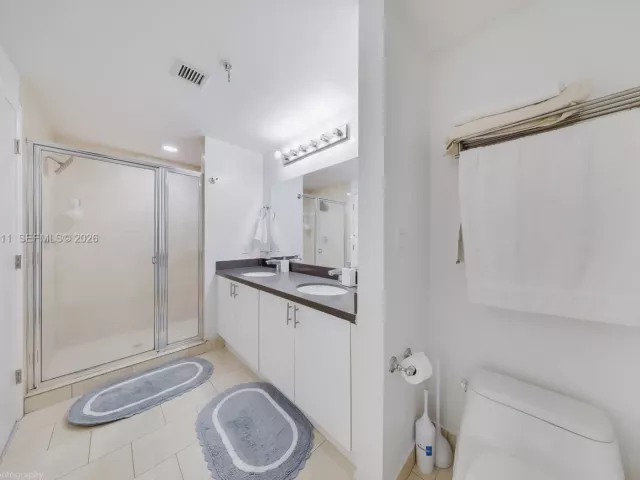 2-bedroom condo for sale in Miami - 90 SW 3rd St 3109 - MondialRealty
