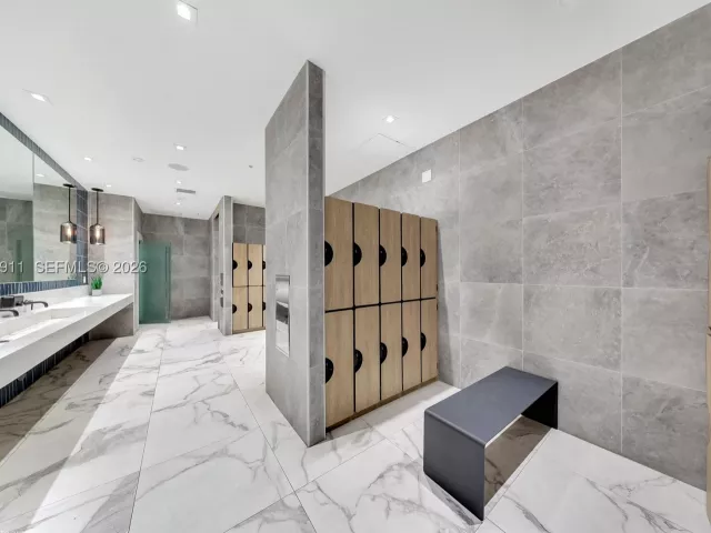 2-bedroom condo for sale in Miami - 90 SW 3rd St 3109 - MondialRealty