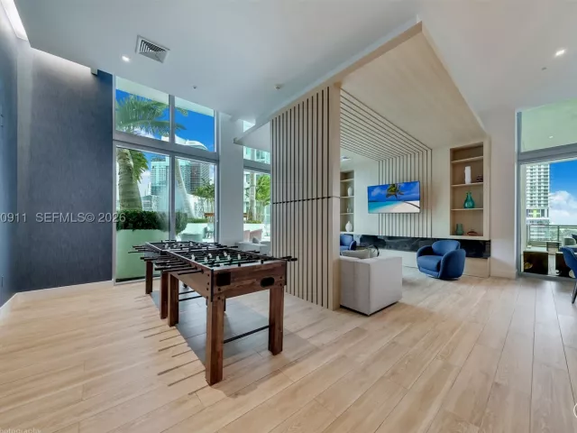 2-bedroom condo for sale in Miami - 90 SW 3rd St 3109 - MondialRealty