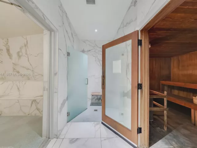 2-bedroom condo for sale in Miami - 90 SW 3rd St 3109 - MondialRealty