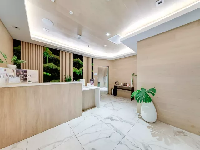 2-bedroom condo for sale in Miami - 90 SW 3rd St 3109 - MondialRealty