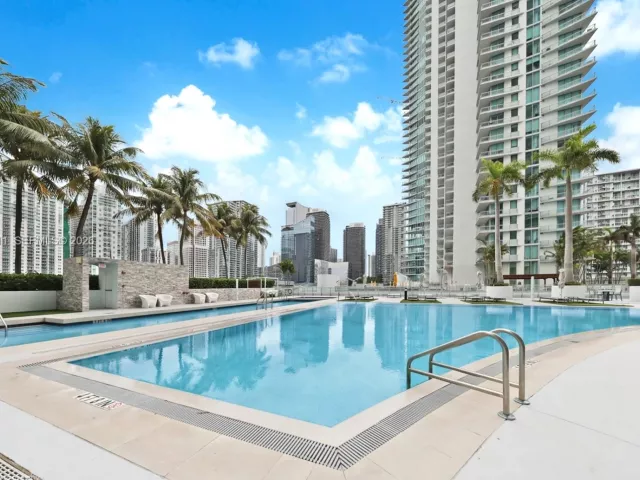 2-bedroom condo for sale in Miami - 90 SW 3rd St 3109 - MondialRealty