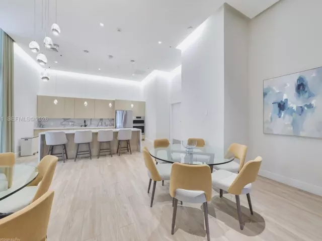 2-bedroom condo for sale in Miami - 90 SW 3rd St 3109 - MondialRealty