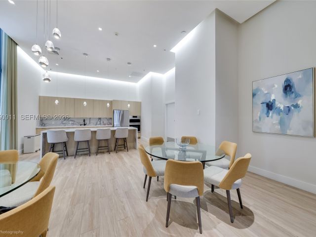 2-bedroom condo for sale in Miami - 90 SW 3rd St 3109 - MondialRealty