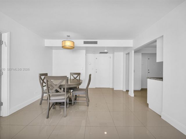 2-bedroom condo for sale in Sunny Isles Beach - 250 174th St 1808 - MondialRealty