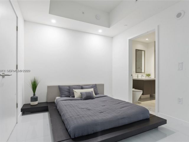 Apartment for sale  Unit #4106 - photo 7199348