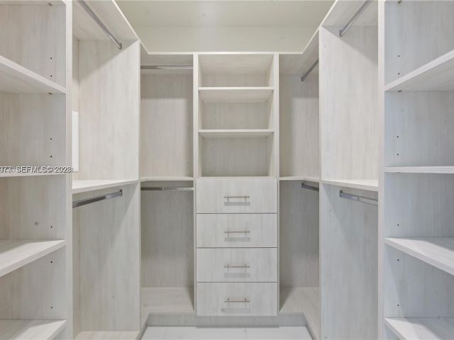 Apartment for sale  Unit #4106 - photo 7199350