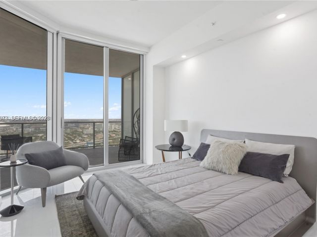 Apartment for sale  Unit #4106 - photo 7199351