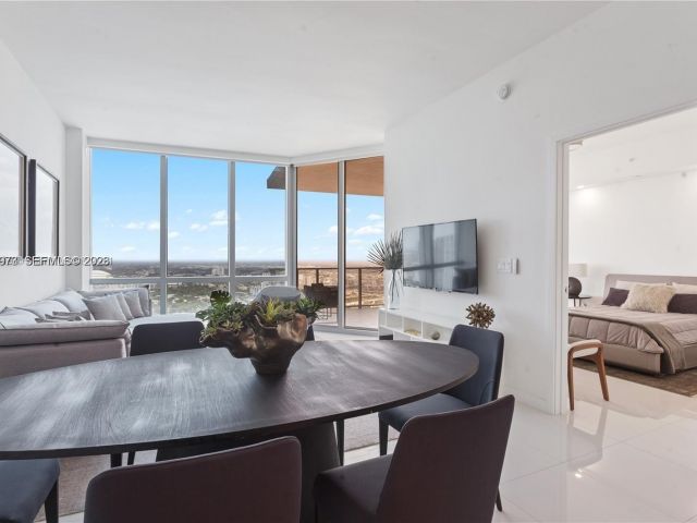 Apartment for sale  Unit #4106 - photo 7199352