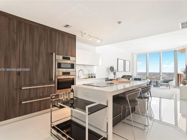 Apartment for sale  Unit #4106 - photo 7199355