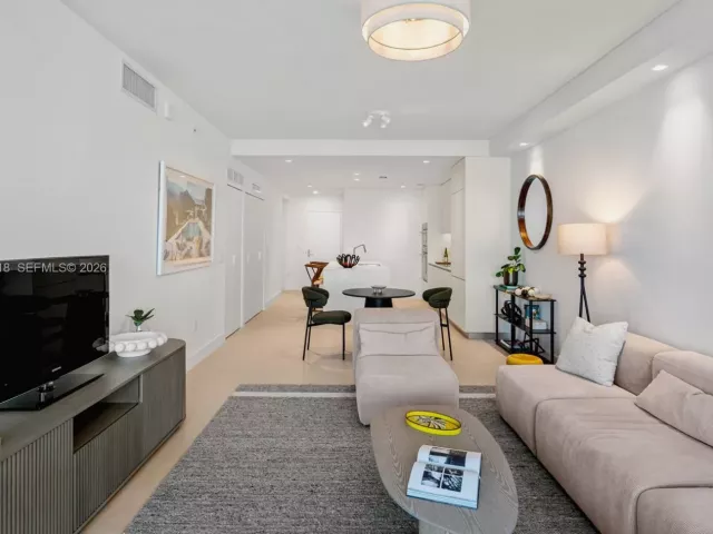 2-bedroom condo for sale in Miami - 700 NE 24th St 2602 - MondialRealty