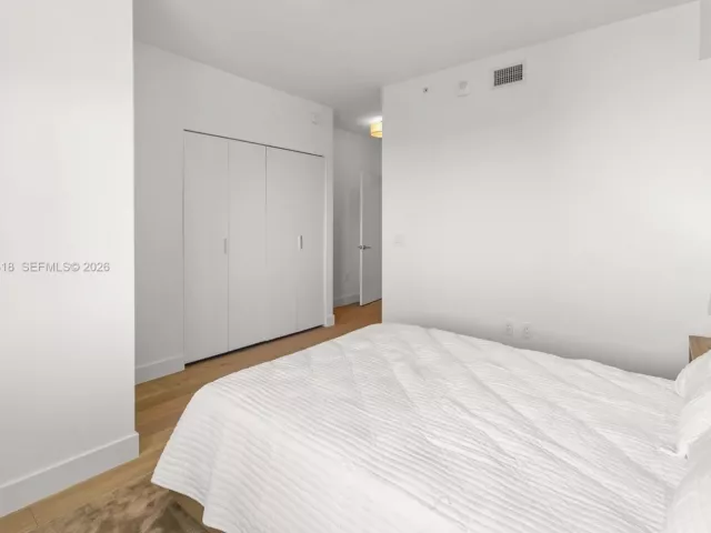 2-bedroom condo for sale in Miami - 700 NE 24th St 2602 - MondialRealty