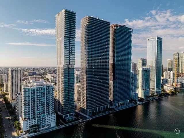 2-bedroom condo for sale in Miami - 700 NE 24th St 2602 - MondialRealty
