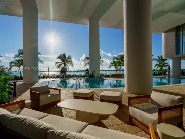2-bedroom condo for sale in Miami - 700 NE 24th St 2602 - MondialRealty