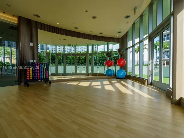 2-bedroom condo for sale in Miami - 700 NE 24th St 2602 - MondialRealty