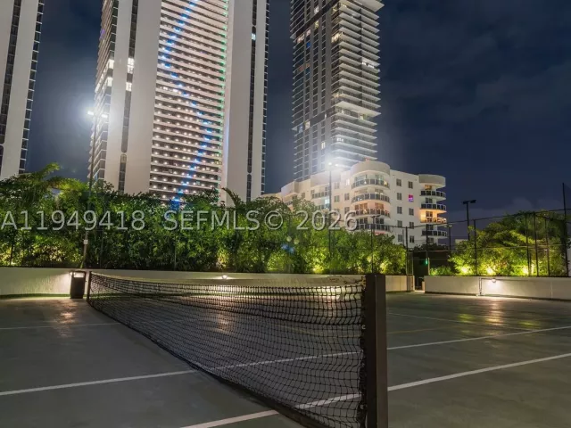 2-bedroom condo for sale in Miami - 700 NE 24th St 2602 - MondialRealty