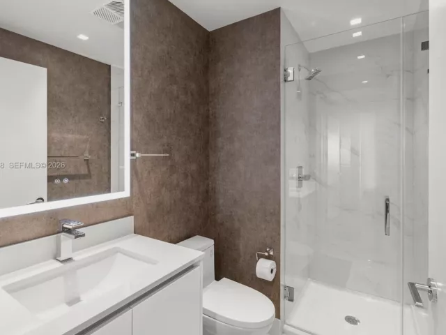 2-bedroom condo for sale in Miami - 700 NE 24th St 2602 - MondialRealty