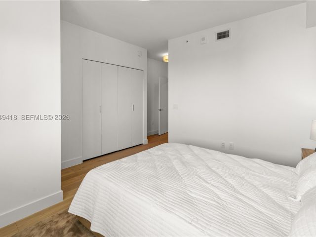 2-bedroom condo for sale in Miami - 700 NE 24th St 2602 - MondialRealty