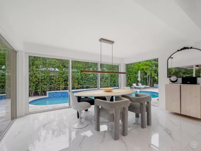 4-bedroom home for sale in Fort Lauderdale - 2711 NE 19th Street - MondialRealty