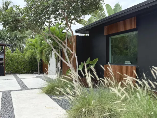 4-bedroom home for sale in Fort Lauderdale - 2711 NE 19th Street - MondialRealty
