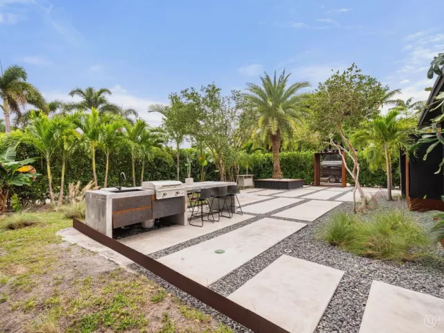4-bedroom home for sale in Fort Lauderdale - 2711 NE 19th Street - MondialRealty