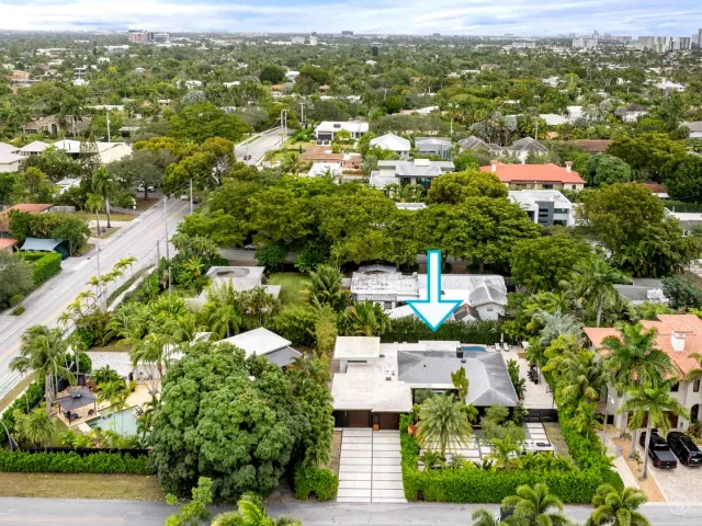 4-bedroom home for sale in Fort Lauderdale - 2711 NE 19th Street - MondialRealty