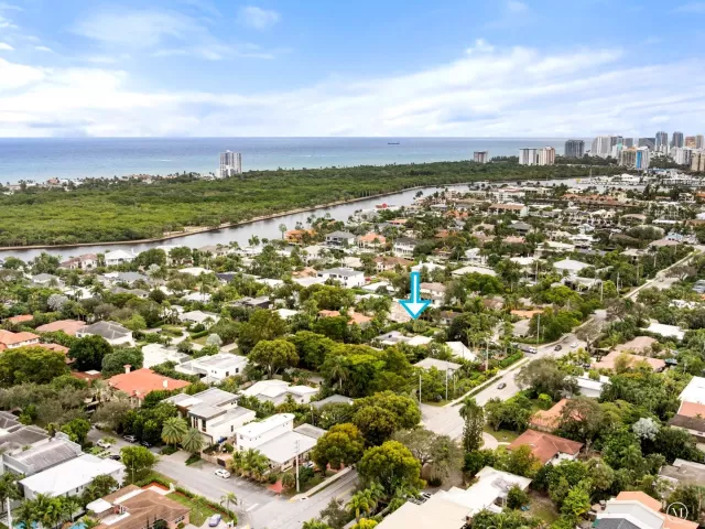 4-bedroom home for sale in Fort Lauderdale - 2711 NE 19th Street - MondialRealty
