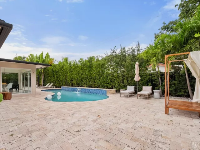 4-bedroom home for sale in Fort Lauderdale - 2711 NE 19th Street - MondialRealty