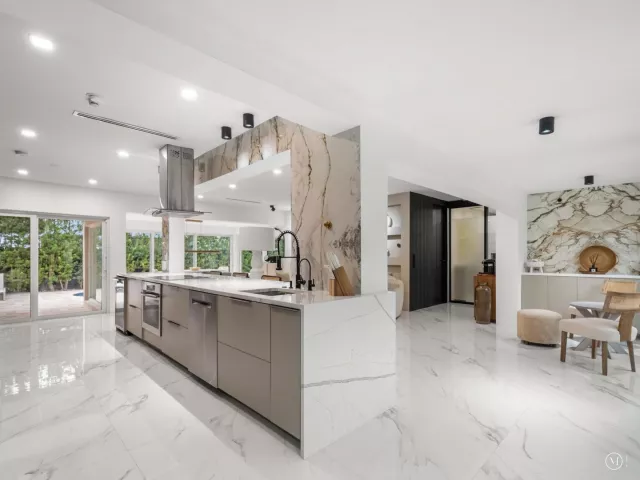 4-bedroom home for sale in Fort Lauderdale - 2711 NE 19th Street - MondialRealty