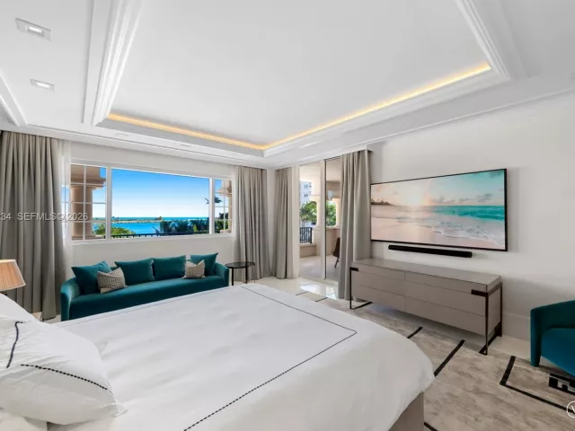 4-bedroom condo for sale in Miami Beach - 7124 Fisher Island Dr 7124 - MondialRealty