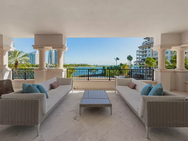 4-bedroom condo for sale in Miami Beach - 7124 Fisher Island Dr 7124 - MondialRealty