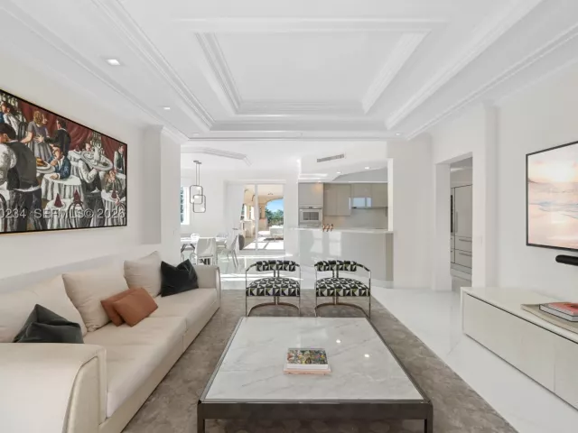 4-bedroom condo for sale in Miami Beach - 7124 Fisher Island Dr 7124 - MondialRealty