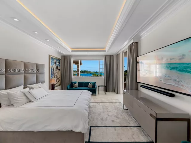 4-bedroom condo for sale in Miami Beach - 7124 Fisher Island Dr 7124 - MondialRealty