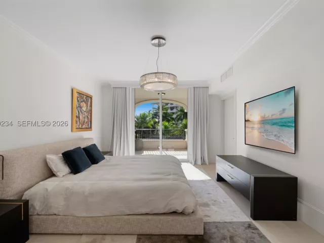 4-bedroom condo for sale in Miami Beach - 7124 Fisher Island Dr 7124 - MondialRealty