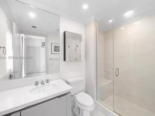 4-bedroom condo for sale in Miami Beach - 7124 Fisher Island Dr 7124 - MondialRealty