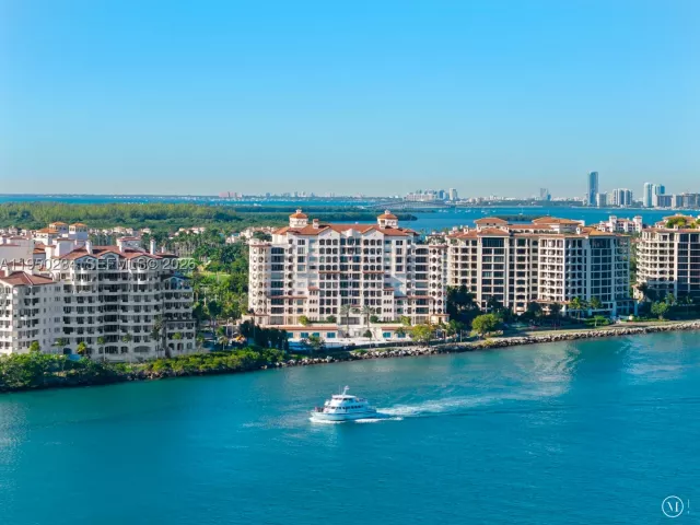 4-bedroom condo for sale in Miami Beach - 7124 Fisher Island Dr 7124 - MondialRealty