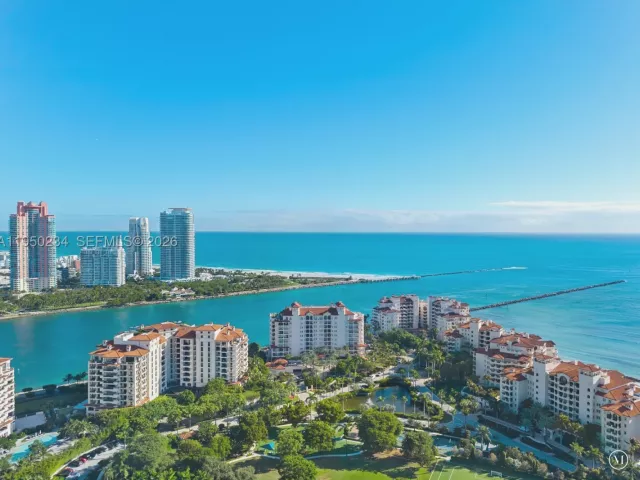 4-bedroom condo for sale in Miami Beach - 7124 Fisher Island Dr 7124 - MondialRealty