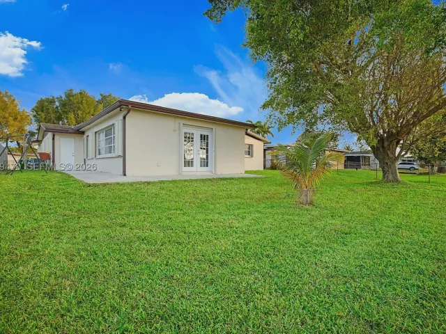 3-bedroom home for sale in Pembroke Pines - 2210 NW 91st Ter - MondialRealty