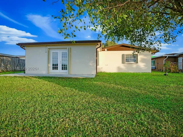 3-bedroom home for sale in Pembroke Pines - 2210 NW 91st Ter - MondialRealty