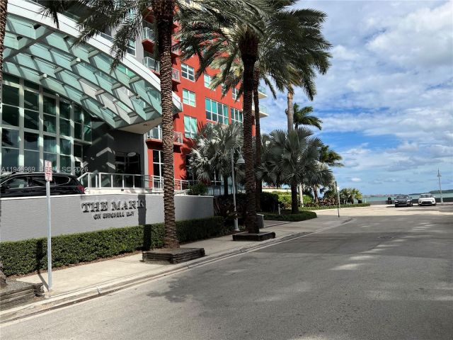 1-bedroom condo for rent in Miami - 1155 Brickell Bay Dr 1107 - MondialRealty