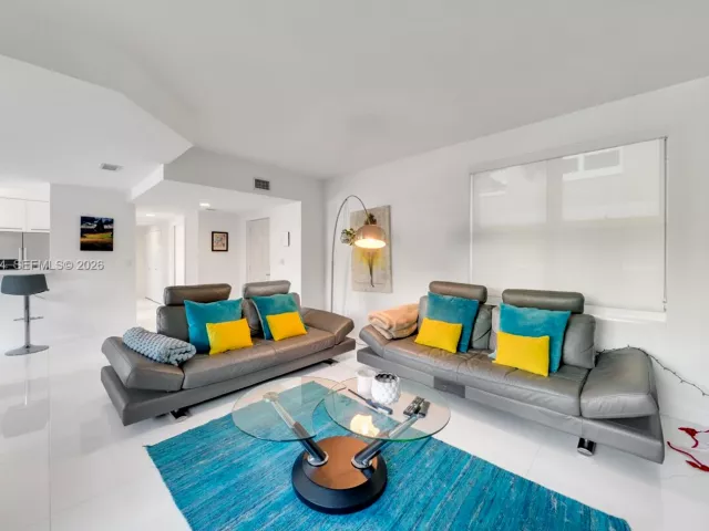 Home for sale at 90 Alton Rd TH-1 - photo 7270495