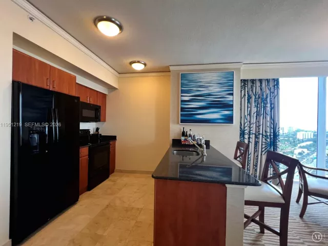 1-bedroom condo for sale in Sunny Isles Beach - 18001 Collins Ave 2605 - MondialRealty
