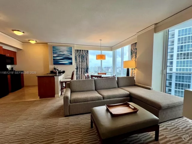 1-bedroom condo for sale in Sunny Isles Beach - 18001 Collins Ave 2605 - MondialRealty