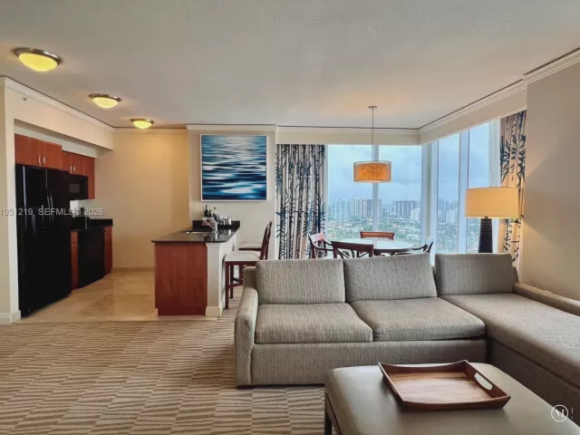 1-bedroom condo for sale in Sunny Isles Beach - 18001 Collins Ave 2605 - MondialRealty