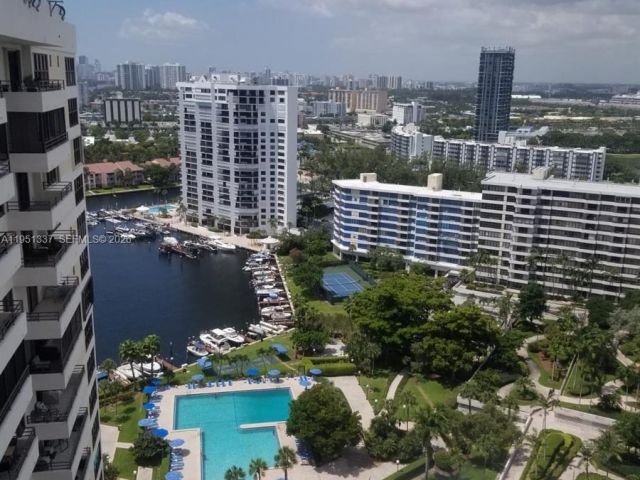 2-bedroom condo for sale in Hallandale Beach - 2500 Parkview Dr 2517 - MondialRealty