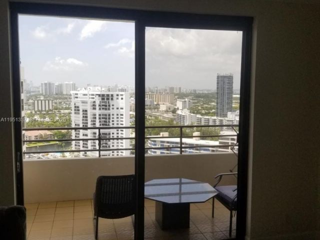 2-bedroom condo for sale in Hallandale Beach - 2500 Parkview Dr 2517 - MondialRealty